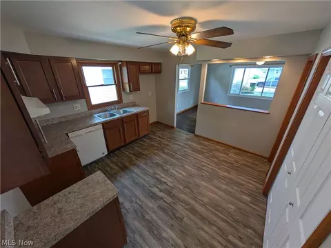 Entry Way - 322 Pasadena Ave, Elyria, OH 44035 photo 1 of 1