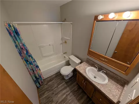 Bath - 322 Pasadena Ave, Elyria, OH 44035 photo 1 of 1