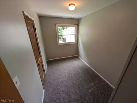Bedroom - 322 Pasadena Ave, Elyria, OH 44035 photo 6 of 6