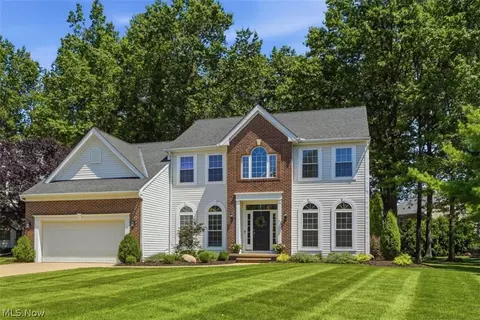 333 Waterside Dr, Avon Lake, OH 44012