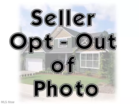 2121 Valley View Dr, Rocky River, OH 44116