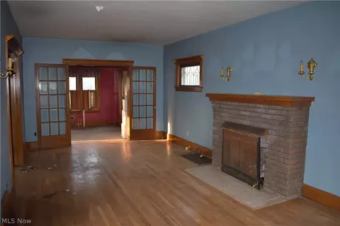 Living - 368 Sexton St, Struthers, OH 44471 photo 1 of 6