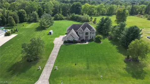 5168 Roxanne Ln, Brunswick, OH 44212