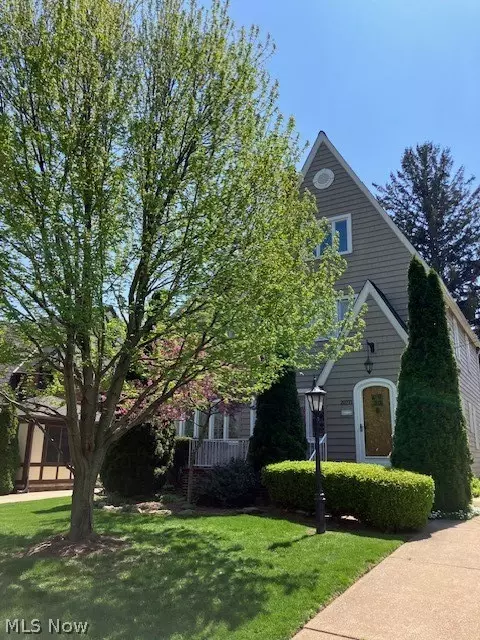 20771 Avalon Dr, Rocky River, OH 44116
