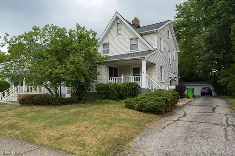 1517 Holmden Rd, South Euclid, OH 44121
