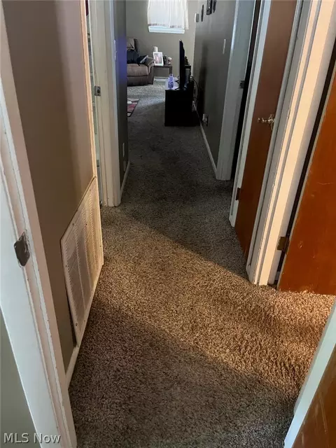 Entry Way - 1000 Beacon St, Springfield, OH 45505 photo 1 of 1