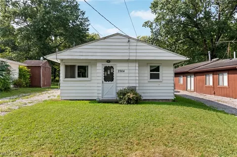 2964 Pressler Rd, Uniontown, OH 44685