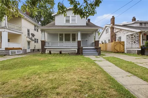 10113 Loretta Ave, Cleveland, OH 44111