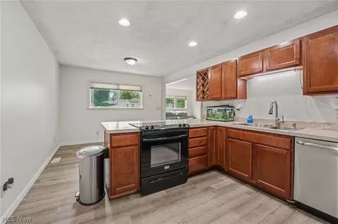 Kitchen - 1313 E 29 St, Ashtabula, OH 44004 photo 3 of 3