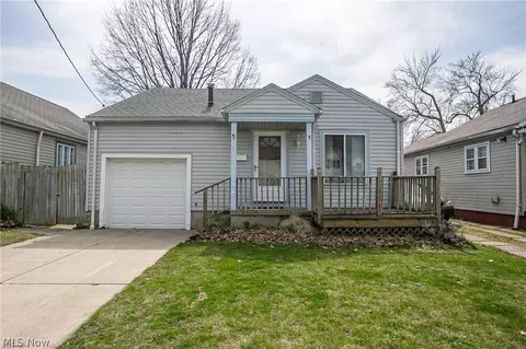 18313 Rockland Ave, Cleveland, OH 44135