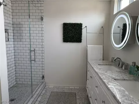 Bath - 907 Glenview Dr, Huron, OH 44839 photo 1 of 4