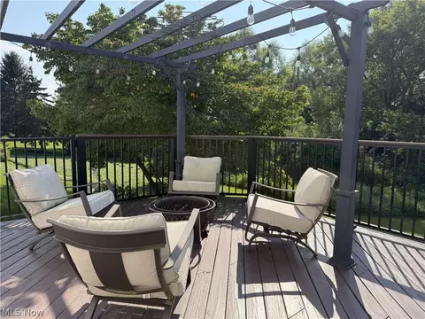 Exterior - 907 Glenview Dr, Huron, OH 44839 photo 6 of 10