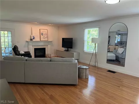 Living - 907 Glenview Dr, Huron, OH 44839 photo 1 of 5