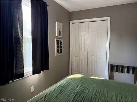 Bedroom - 907 Glenview Dr, Huron, OH 44839 photo 9 of 11