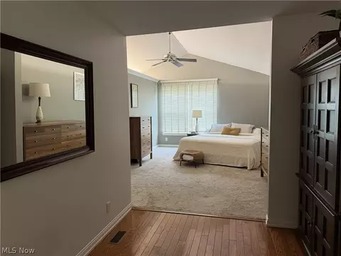 Entry Way - 907 Glenview Dr, Huron, OH 44839 photo 5 of 6