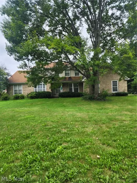 4804 Logan Arms Dr, Youngstown, OH 44505