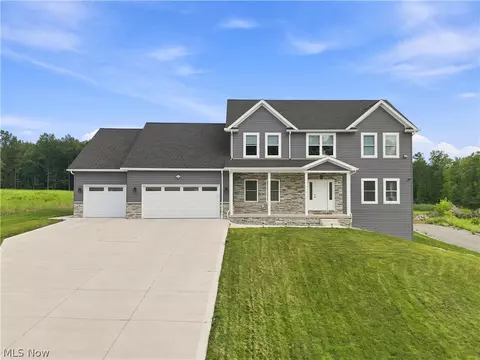 6385 Meander Glen Dr, Youngstown, OH 44515