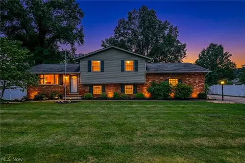 5610 Comanche St NW, North Canton, OH 44720