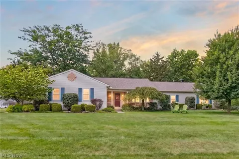 634 Wellesley Cir, Avon Lake, OH 44012