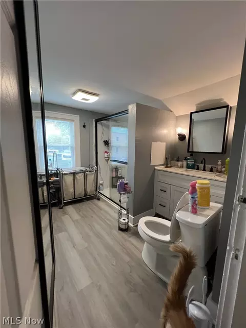 Bath - 1891 E 33rd St, Lorain, OH 44055 photo 2 of 4