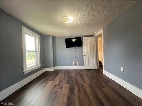 Bedroom - 1891 E 33rd St, Lorain, OH 44055 photo 6 of 7