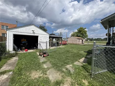 Exterior - 1891 E 33rd St, Lorain, OH 44055 photo 5 of 10