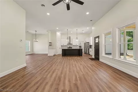 Living - 3191 Stevens Rd, Ashtabula, OH 44004 photo 3 of 6