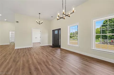 Entry Way - 3191 Stevens Rd, Ashtabula, OH 44004 photo 1 of 3