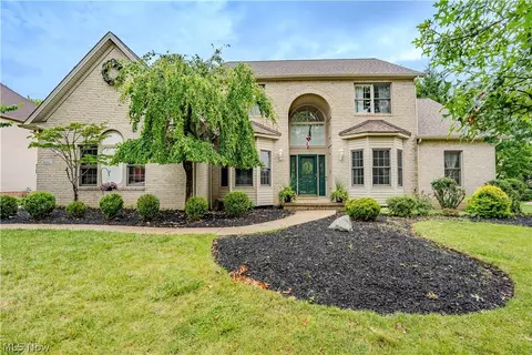 10203 Forestwood Ln, North Royalton, OH 44133