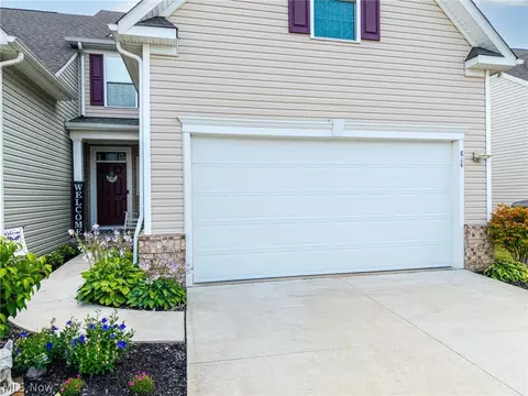 Exterior - 824 Robinson Dr, Lagrange, OH 44050 photo 3 of 6