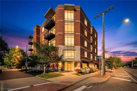 12701 Larchmere Blvd #3B, Cleveland, OH 44120