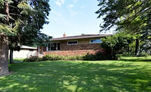 3000 W Sprague Rd, Parma, OH 44134