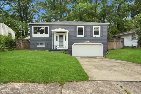2871 N Tod Ave, Warren, OH 44483