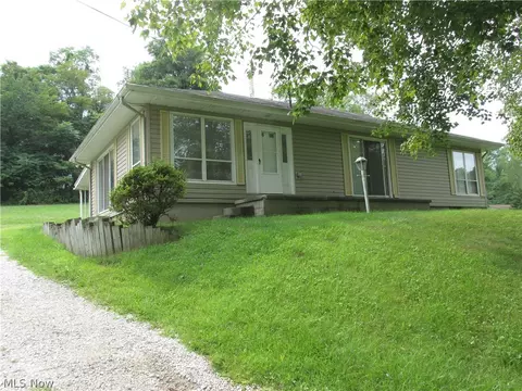 3916 Williamstown Pike, Williamstown, WV 26187