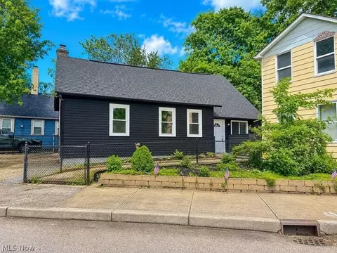 842 Starkweather Ave, Cleveland, OH 44113