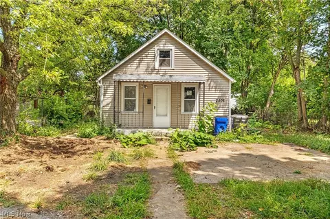 2408 Castle Ave, Cleveland, OH 44113