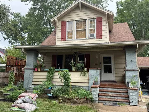 117 Colonial Blvd NE, Canton, OH 44714