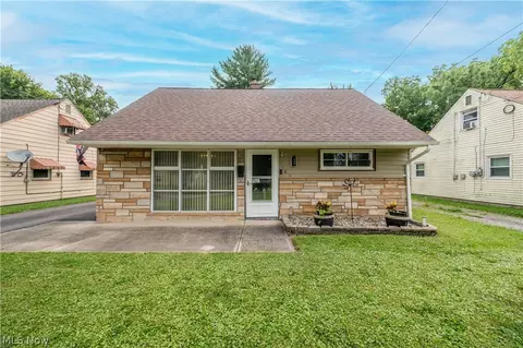 185 N Main St, Austintown, OH 44515