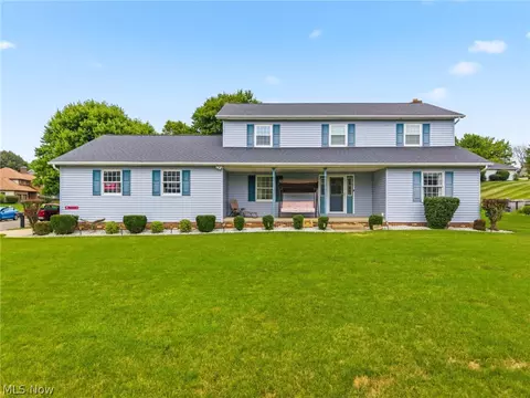 6385 Harbor Dr NW, Canton, OH 44718