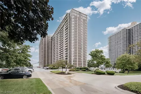 12900 Lake Ave #1924, Lakewood, OH 44107