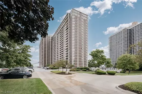 12900 Lake Ave #1924, Lakewood, OH 44107