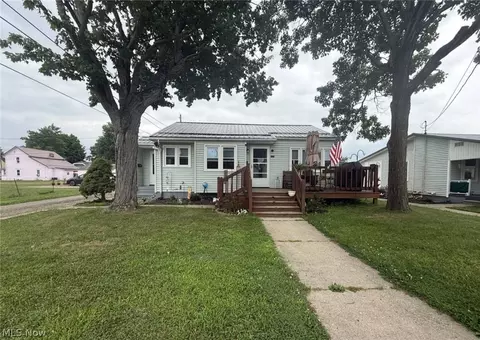 440 Center St, Newcomerstown, OH 43832