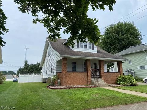 528 S River St, Newcomerstown, OH 43832