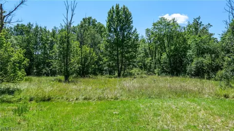 3254 Hommon Rd, Ravenna, OH 44266