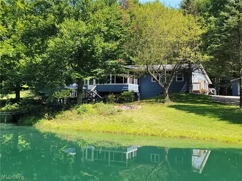 5945 Deerview Ln, Medina, OH 44256