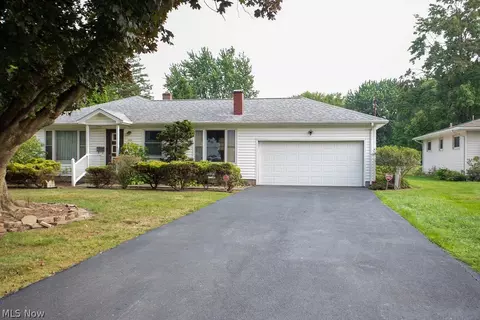 265 Richards Dr, Liberty, OH 44505