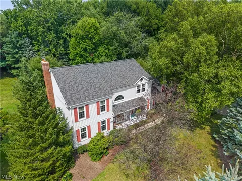 8572 Lake In The Woods Trl, Chagrin Falls, OH 44023