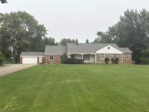 6471 Olde York Rd, Parma Heights, OH 44130