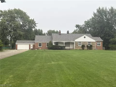 6471 Olde York Rd, Parma Heights, OH 44130