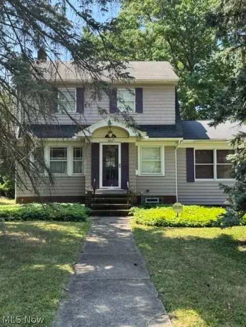 922 Montford Rd, Cleveland Heights, OH 44121